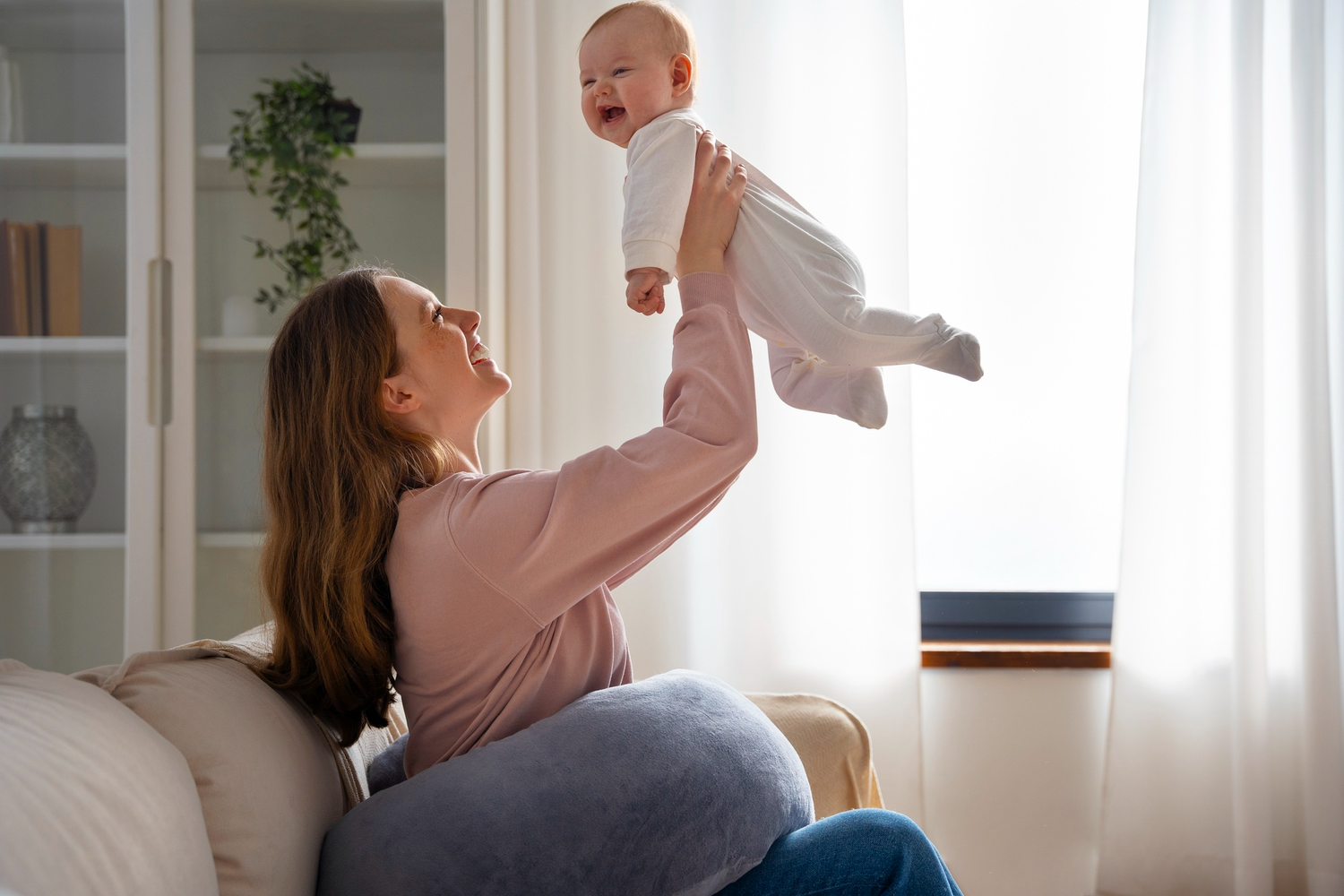 Breastfeeding and Pumping 101: What Every Mom Should Know about Milk Supply